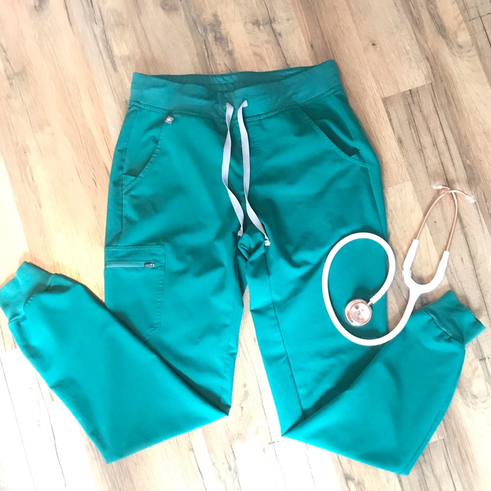Figs jogger scrub bottoms size S tall!